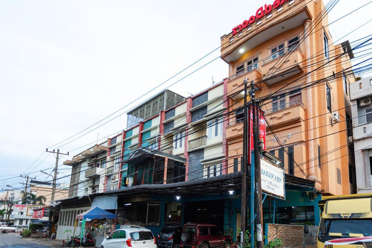 Reddoorz Near Yuki Simpang Raya Mall Medan 2 Екстериор снимка